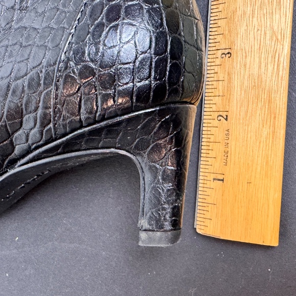 Aquatalia Marilisa Croc Embossed Black Leather Booties, size 6.5 - Picture 10 of 11